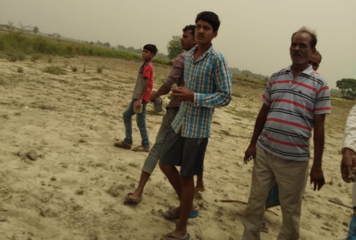 villagers attacked on forest department team in BKT