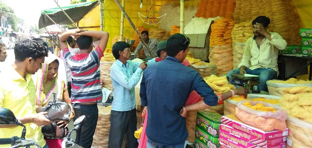 Crowds of money buying