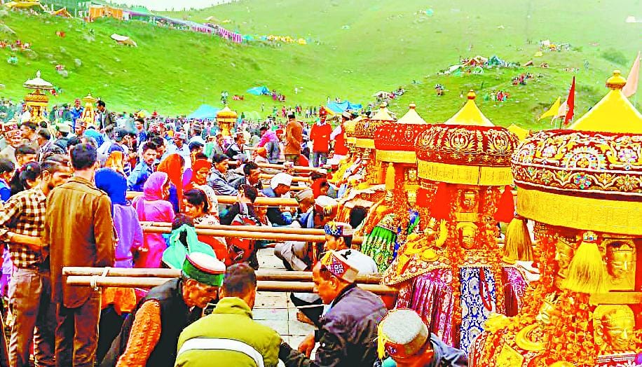 देव ध्वनि से सराबोर हुई पराशर ऋषि की नगरी