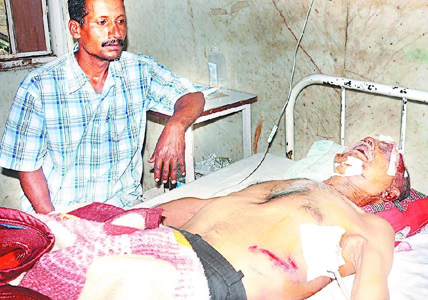 बैहना में सांड़ के हमले से दो घायल, एक गंभीर, आईजीएमसी रेफर