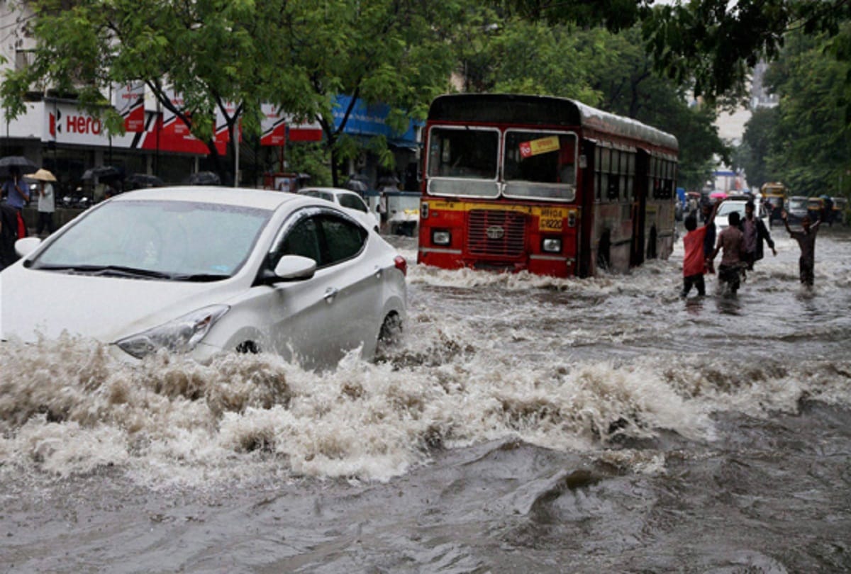 10 deaths due to floods and landslides in northeast and Kerala, help sought from center
