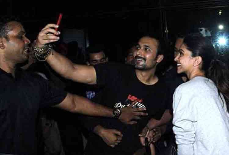 deepika padukone request the boy but he forcely did what he do everyone shocked