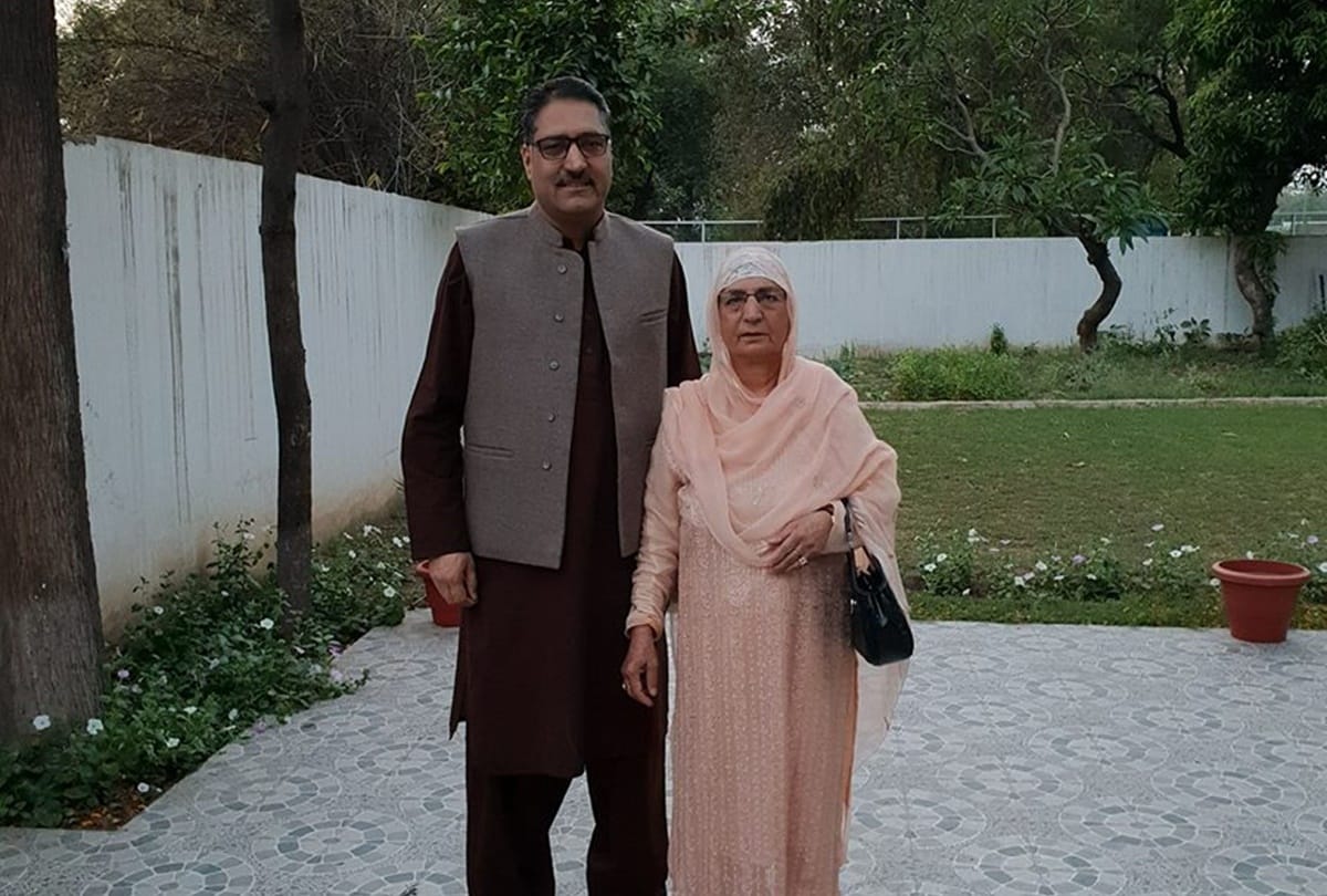Know who was renowned journalist Syed Shujaat Bukhari