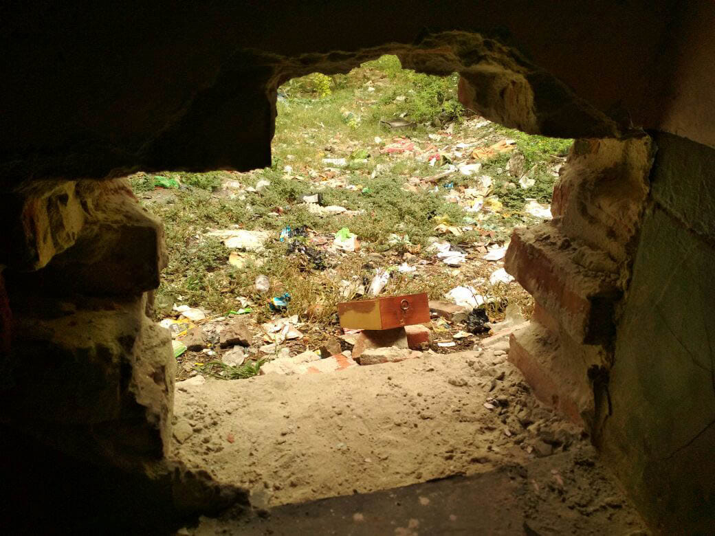 Thousands stolen from two shops in mau 