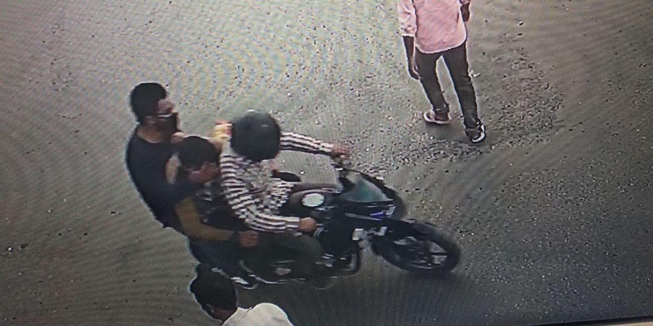  Photographs of suspects militants who fire upon shujaat bukhari
