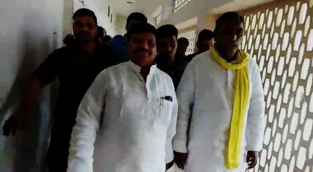 om prakash rajbhar and shivpal yadav meet in varanasi
