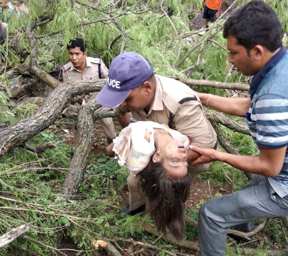 bus accident in Pauri, Uttarakhand photos
