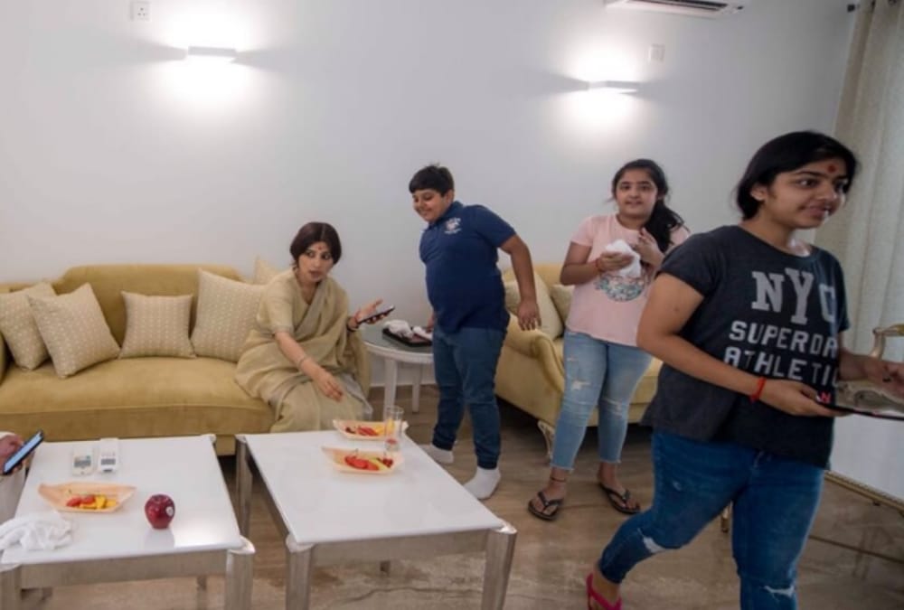 akhilesh yadav performs pooja in his new house.