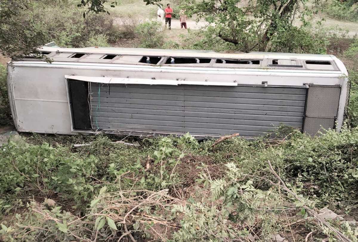 twelve passenger injured in hrtc bus accident at una himachal shimla