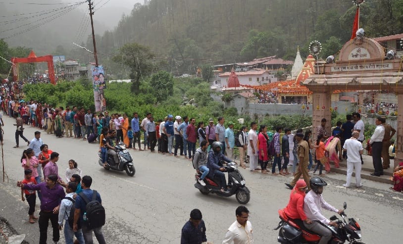 न जाम न फसाद मालपुए खाने पहुंचे बाबा के द्वार