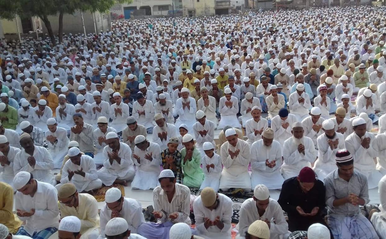 EID 2018 celebrate today and people shopping in market