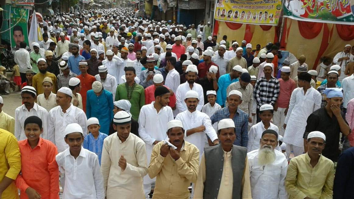 EID 2018 celebrate today and people shopping in market