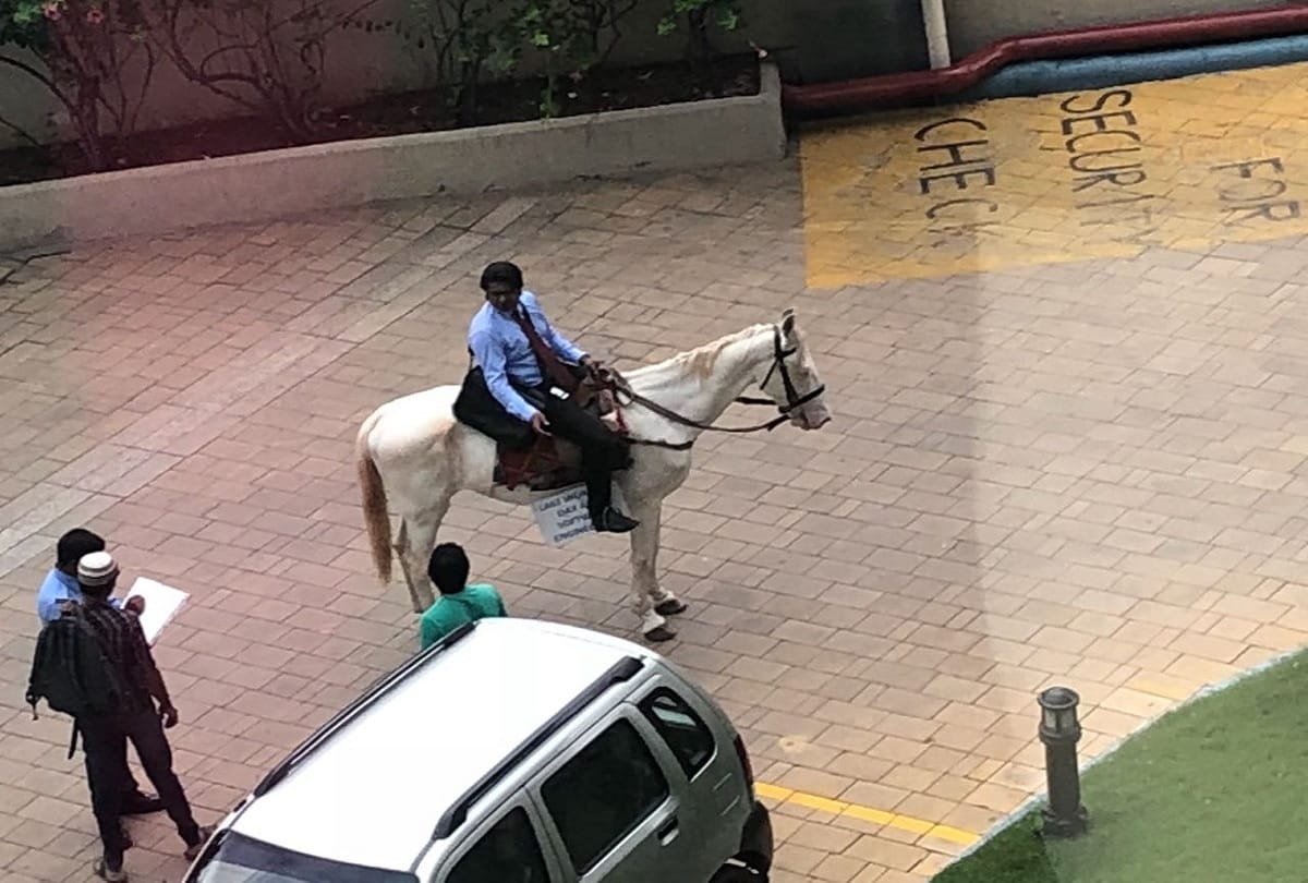 Bengaluru: Software Engineer went office by riding a horse to work