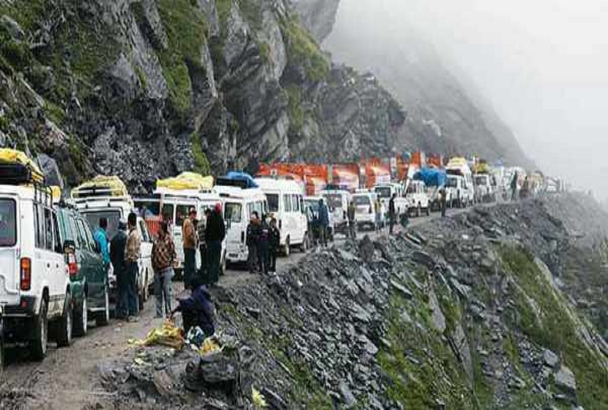 After eight pm in evening the vehicles will not be able to fly Rohtang