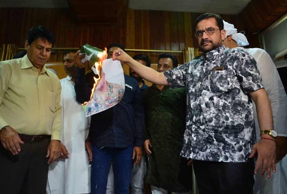  shia waqf board protest against killing of journalist shujat bukhari.