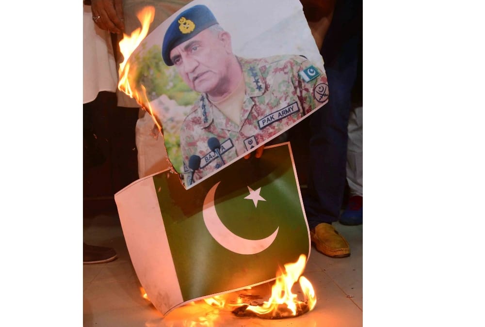  shia waqf board protest against killing of journalist shujat bukhari.