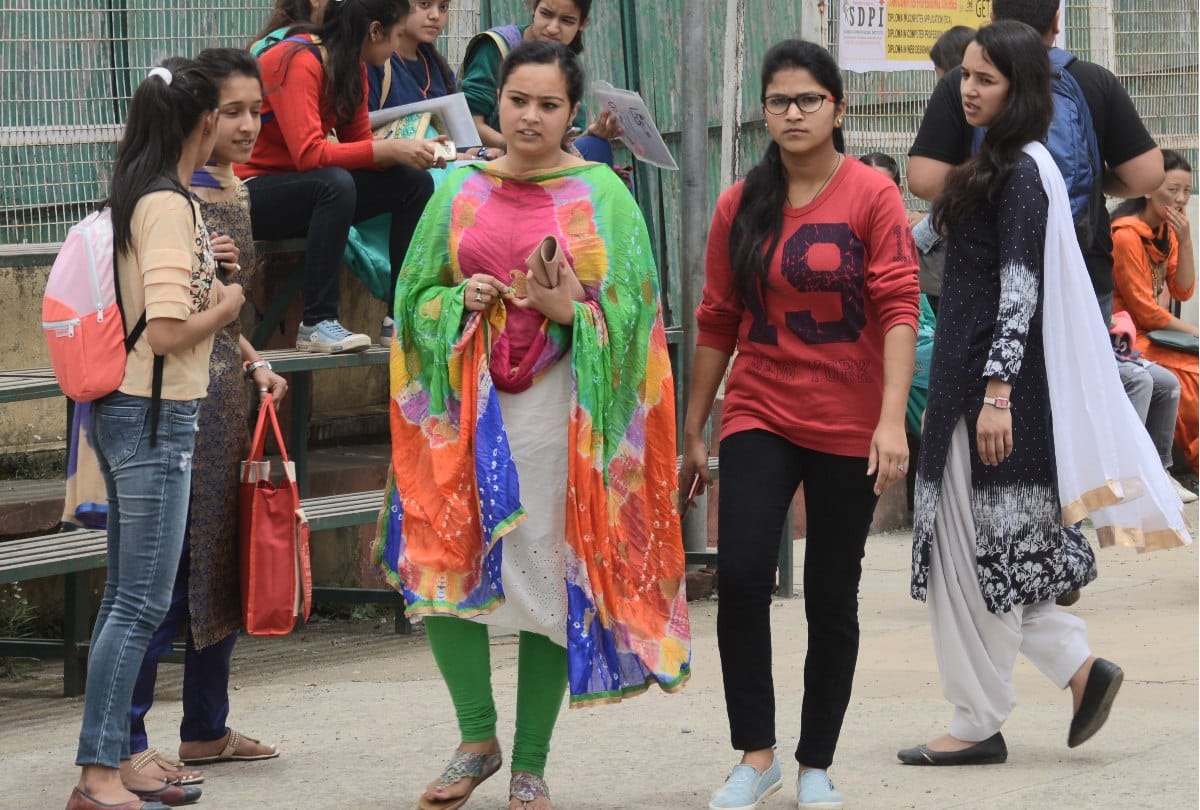 himachal govt close seven degree colleges which have zero enrollment
