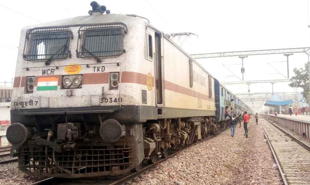 Signal wire broken, trains affected