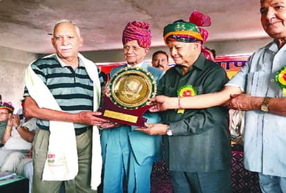 Virbhadra camp passed the resolution to end the decision of four organizational districts 