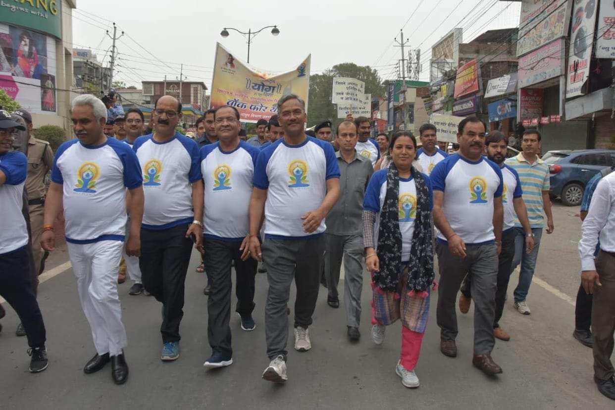 international yoga day 2018 walk for yoga in dehradun