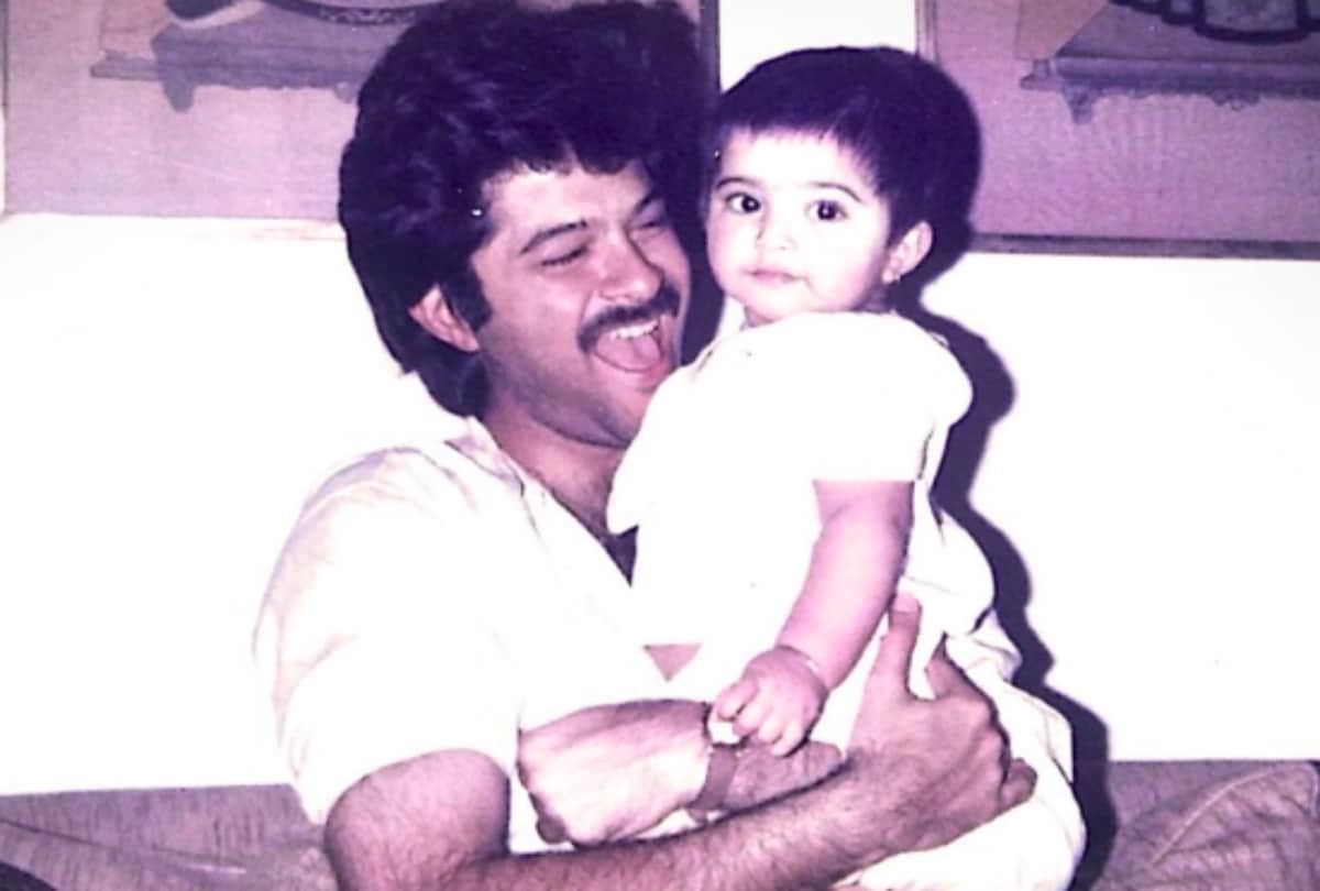 kajol to ranbir kapoor celebrate fathers day on social media