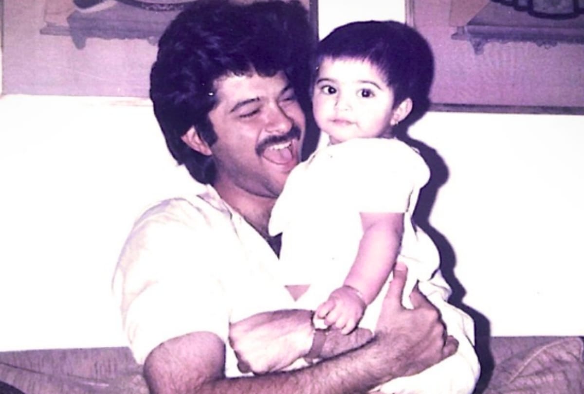kajol to ranbir kapoor celebrate fathers day on social media