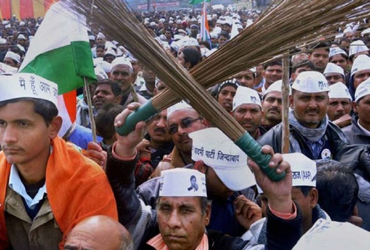 Lok Sabha Elections 2019, Aam Admi Party Scheme to Distribute Scrubbing Brush