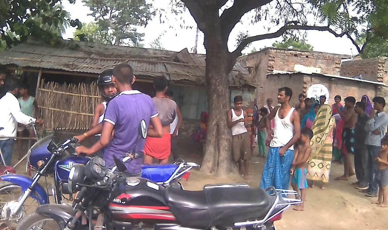Thieves steal one lakh rupees and yoke