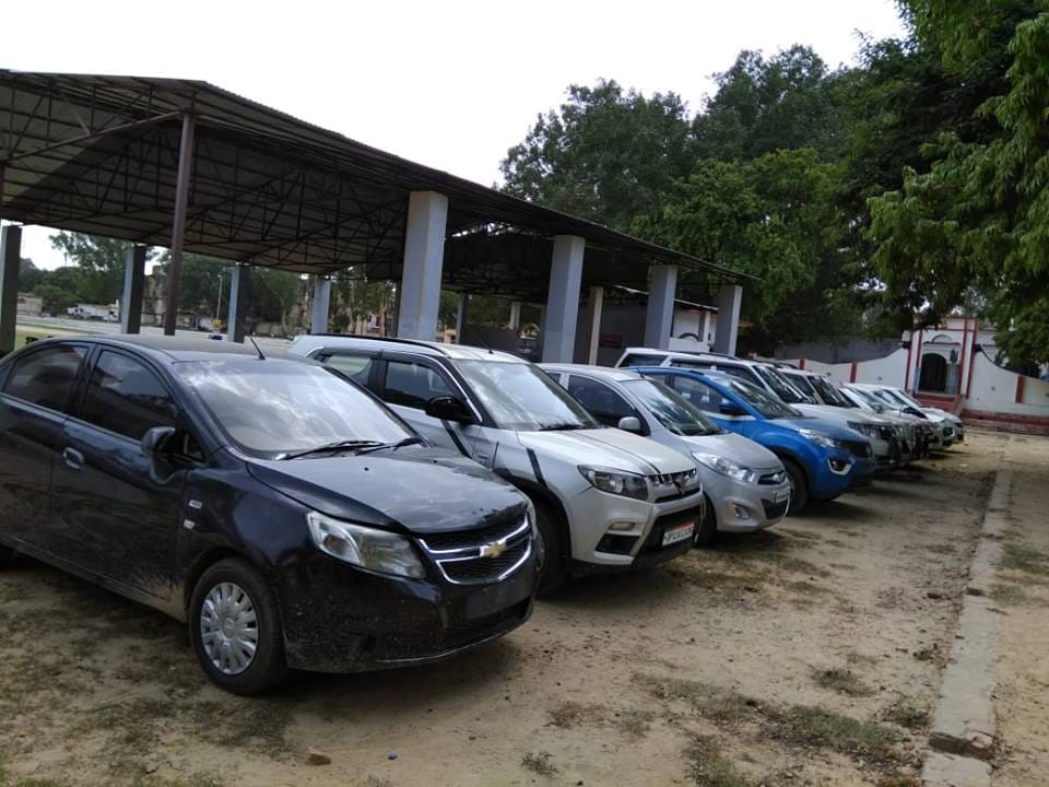 Azamgarh police busted car thief gang