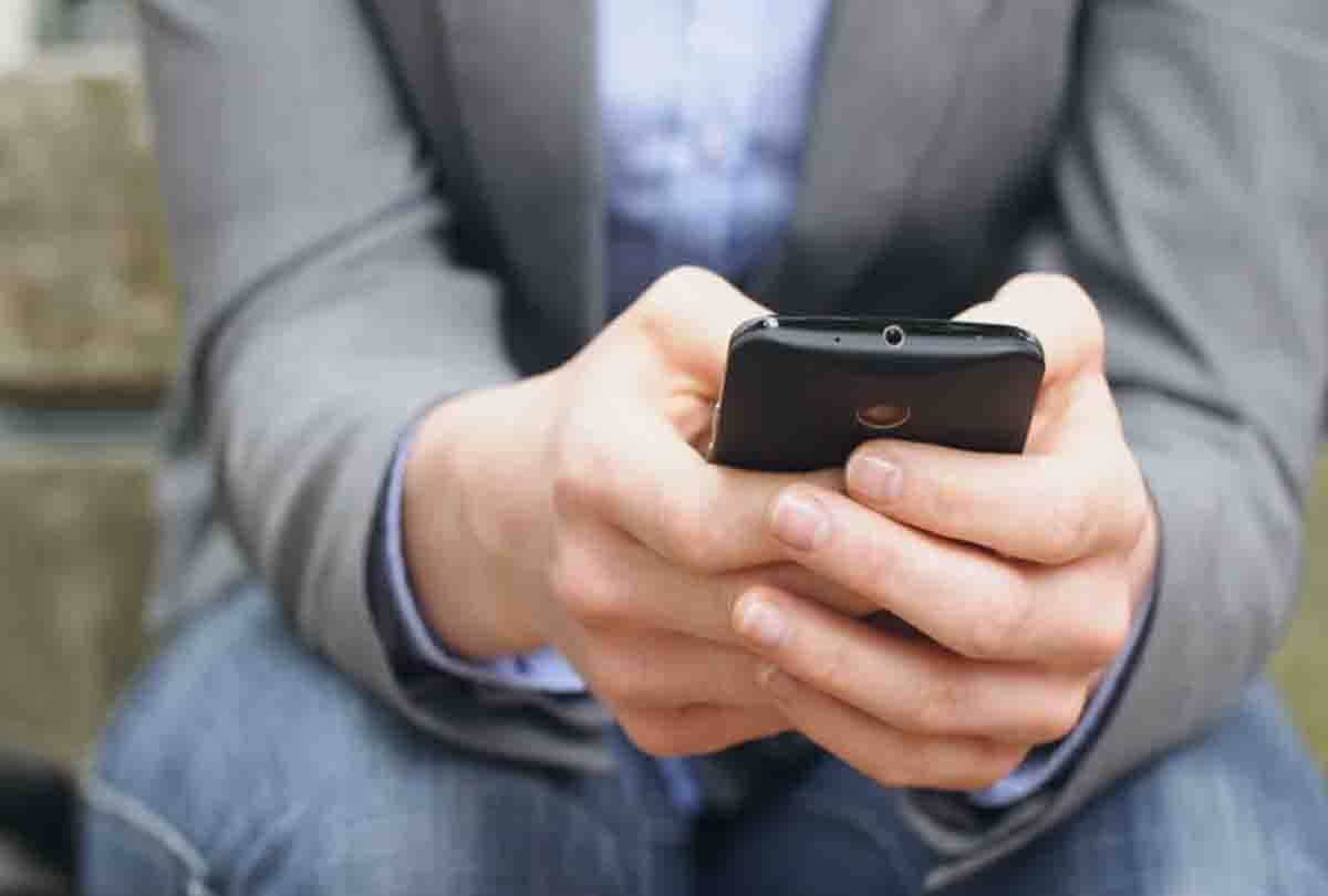 Mobile addiction caused family strife