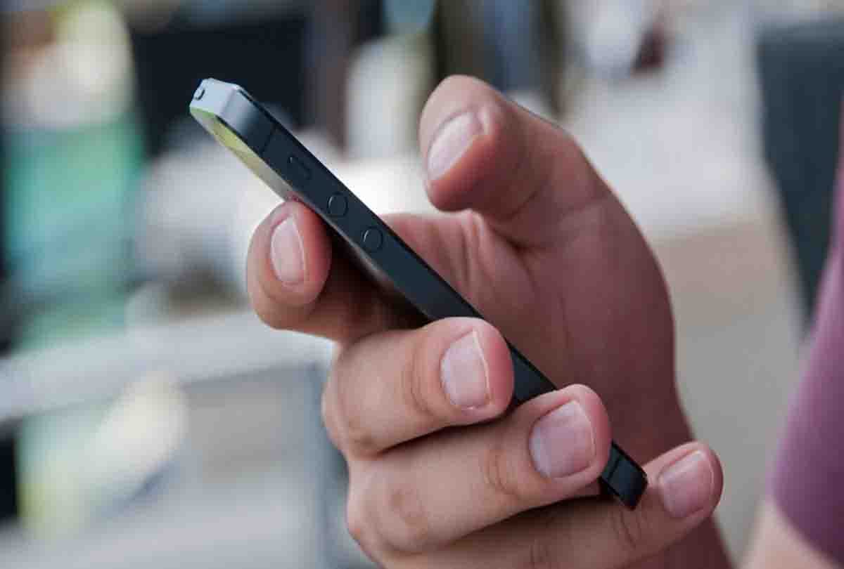 Mobile addiction caused family strife