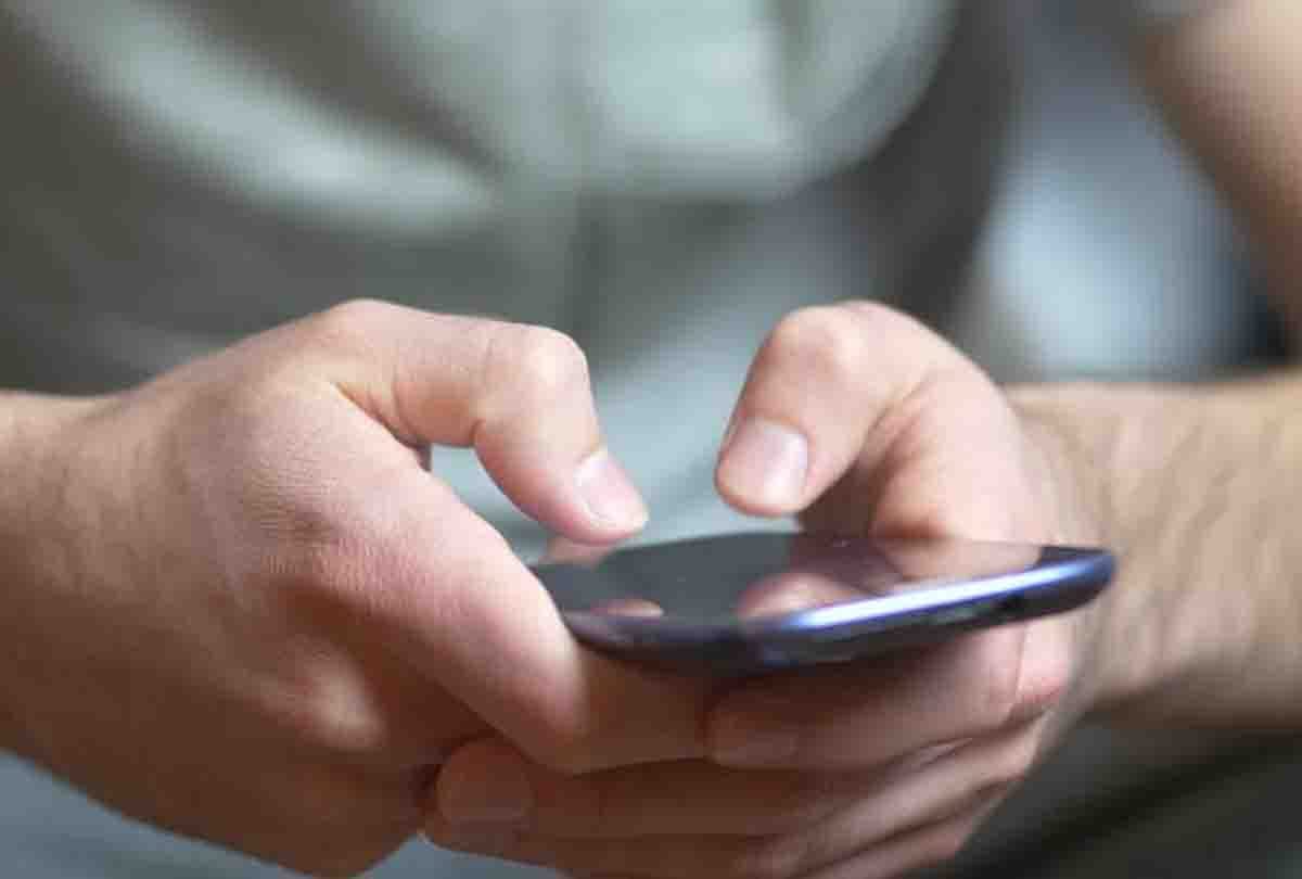 Mobile addiction caused family strife