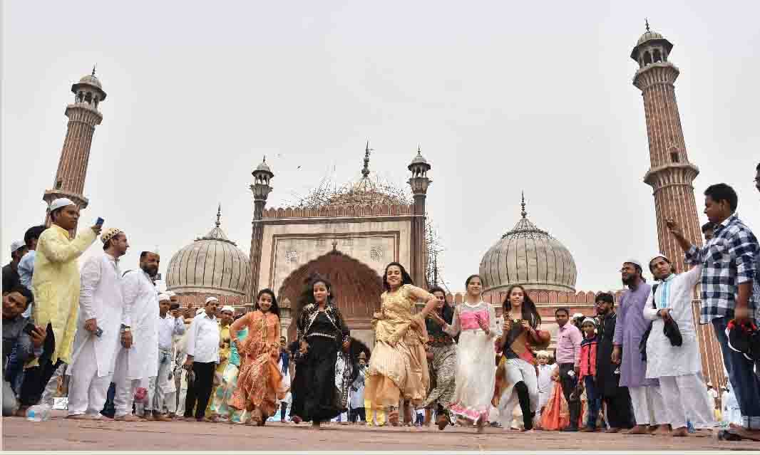 Eid celebrated with happiness at Delhi -NCR , people prayed for peace and prosperity
