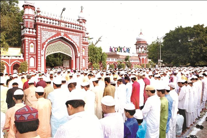 Eid prayers and thousands of hands awoke