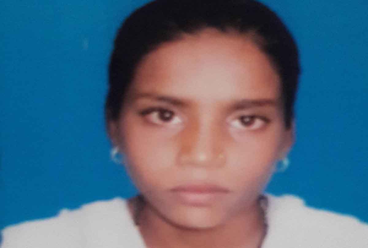 girl committed suicide in objection of gutkha chewing