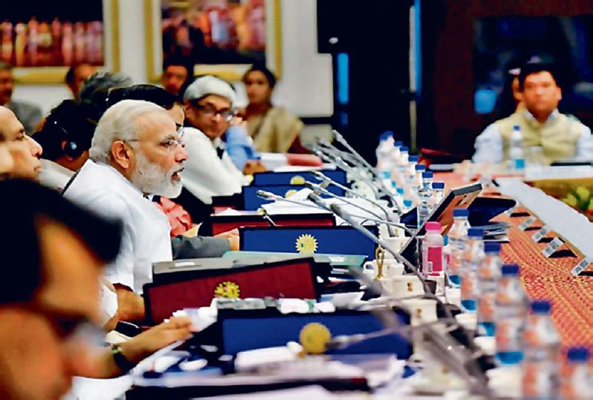 PM Modi calls for connecting the poor with mainstream in the meeting of NITI Aayog