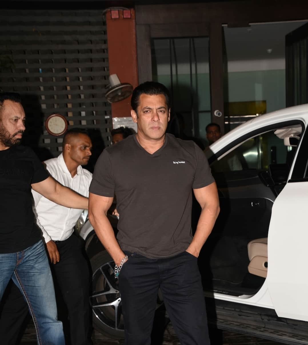 Salman Khan and his bodyguard Shera video viral