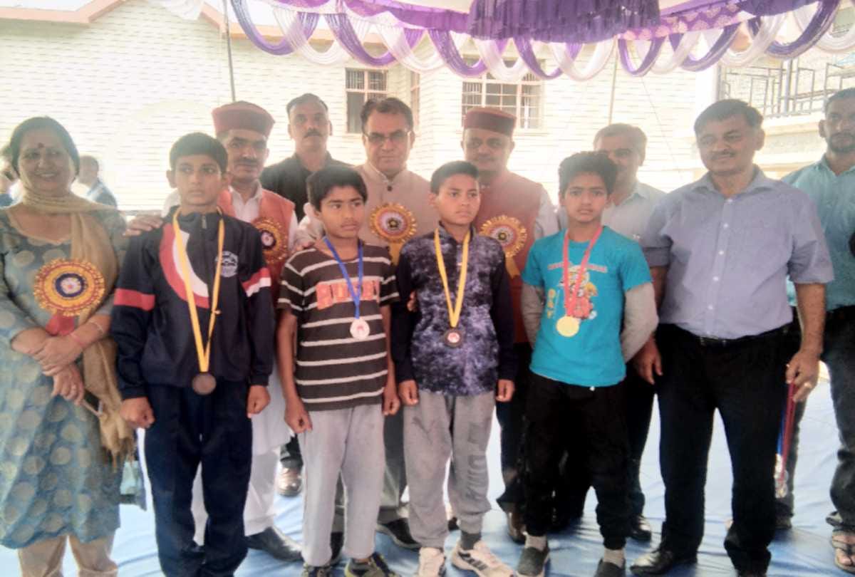 winners of Junior boxing competition organised at solan 