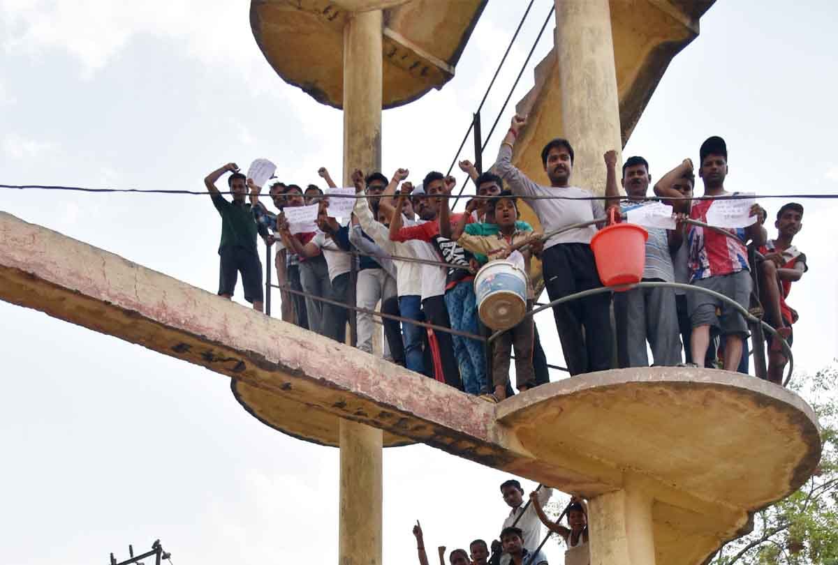 people protested against water crisis in kanpur