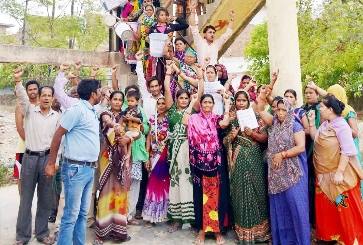 people protested against water crisis in kanpur