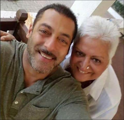 these bollywood actor are crossed 50 year old but still looks young