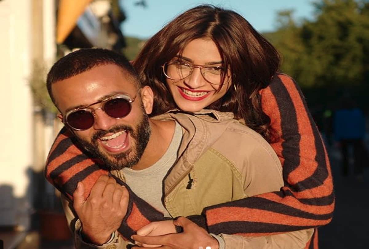 Sonam Kapoor And Anand Ahuja Have decided their baby surname already