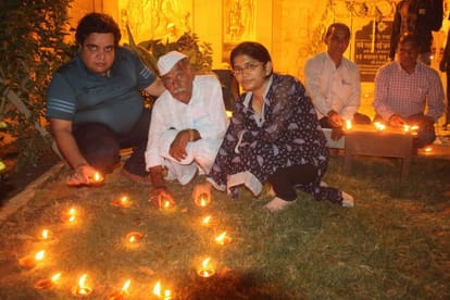 Rani laxmi bai balidan diwas people pay homage