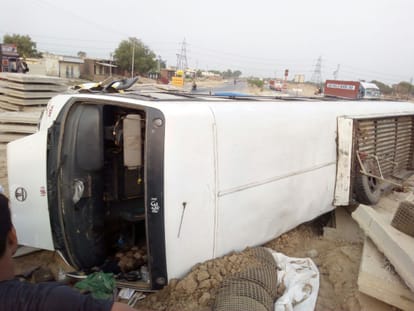 Bus accident in varanasi one examinee killed and many injured