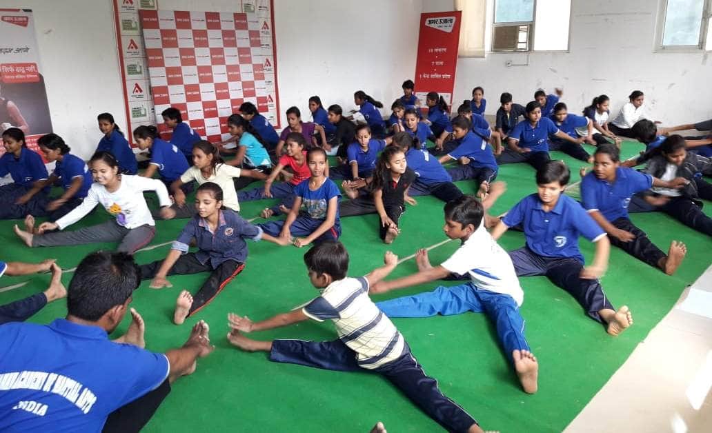 One lakh people will yoga on world yoga day in varanasi