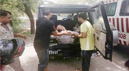 Road accident in Meerut, two killed