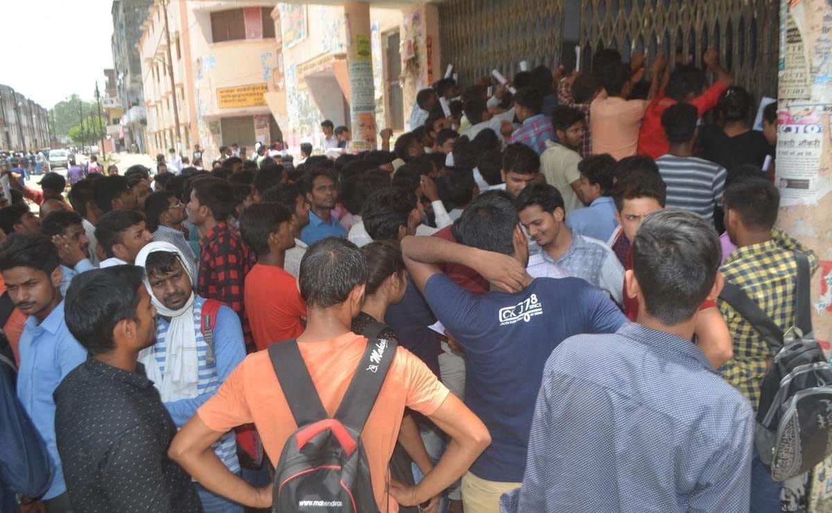 UP police recruitment Examinee run away with question paper at azamgarh