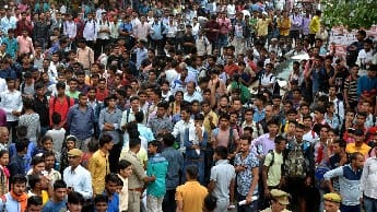 Hundreds reaches bareilly for police job exam