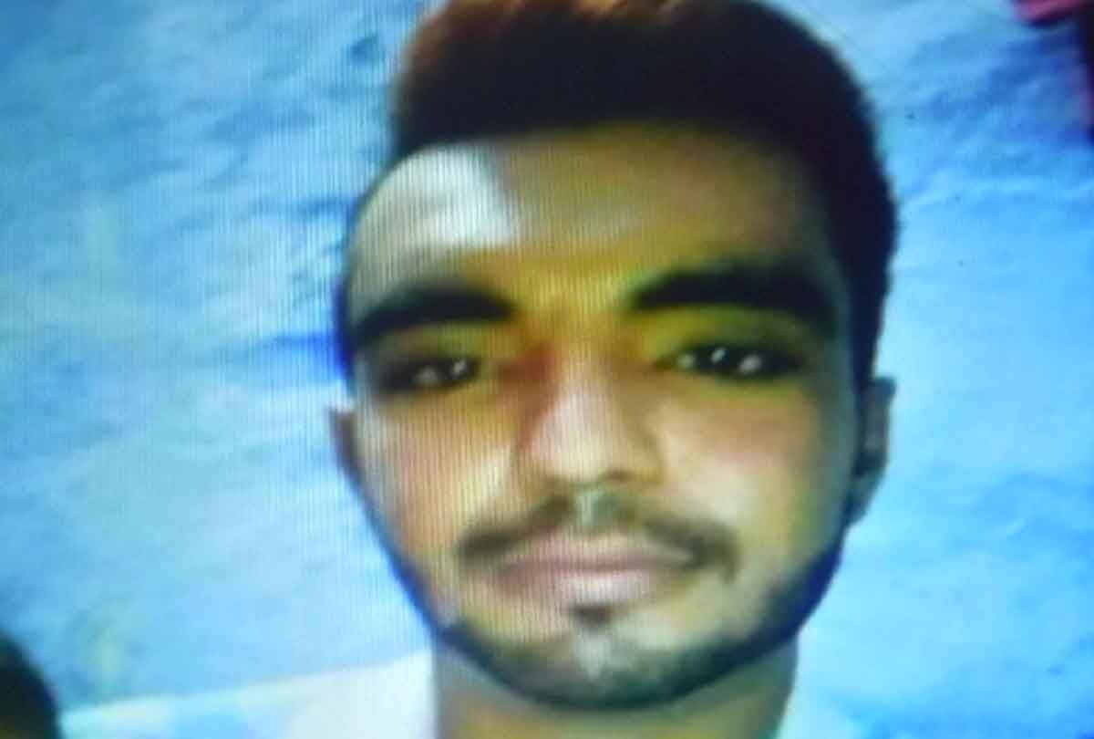 Young man drowned in ganga river because of taking selfie