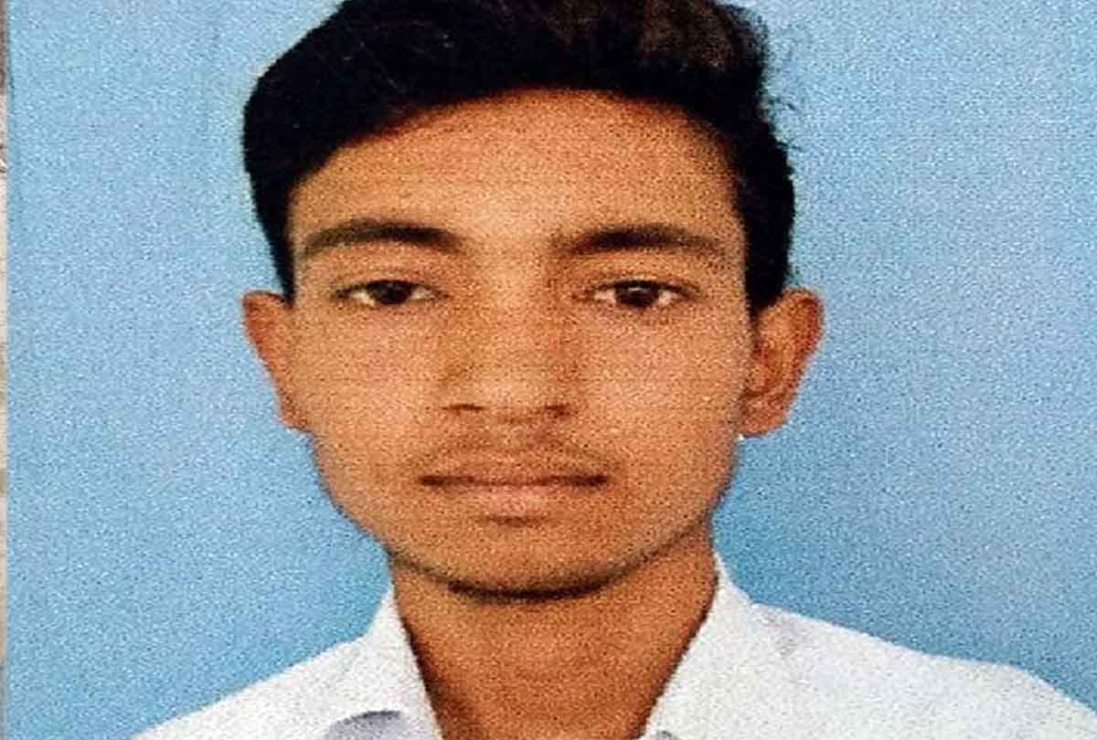 car fell three hundred feet down two died